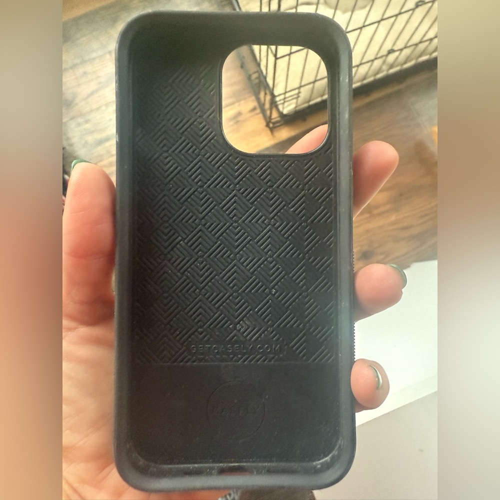 iPhone 13Pro Case - Picture 3 of 4